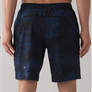 lululemon Men’s Pace Breaker Short Tour de Force Large